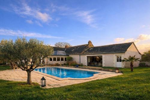 Séjour Prestige Moulin XVIe Piscine & Calme gîte à louer Denée