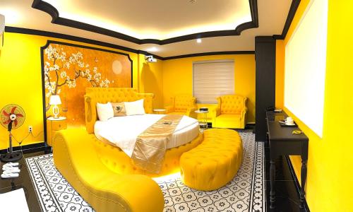 room detail thumbnail 1