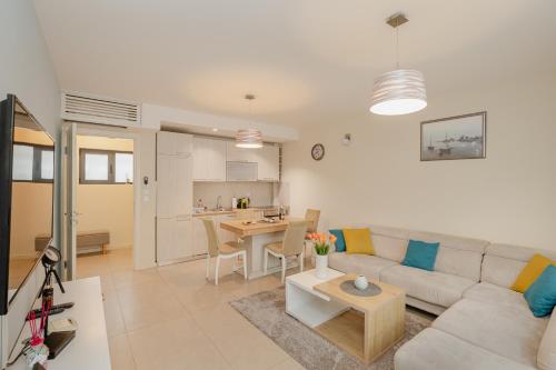 Ralux apartman Tivat - image 44