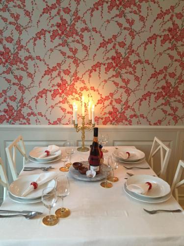 Beautiful Swedish cottage by the sea in Arkosund