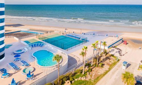 On the Beach-2/Br 2/Bath, 26th floor! Spectacular views of Ocean & River in Daytona Beach Shores, USA