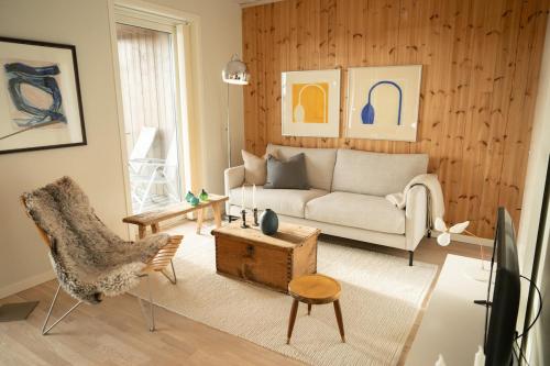 Modern 1BR, Balcony & Free Parking – khách sạn tại Eiganes