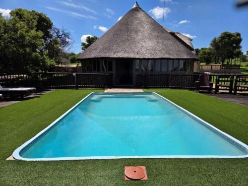 Peldbaseins, Vaalkrans Game Lodge in Petrus Steyn