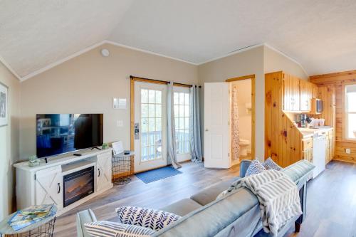 Mountain Jewel Cozy Sevierville Studio with Views in Sevierville, USA