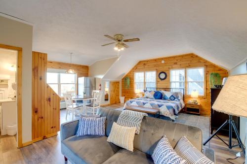 Mountain Jewel Cozy Sevierville Studio with Views in Sevierville, USA