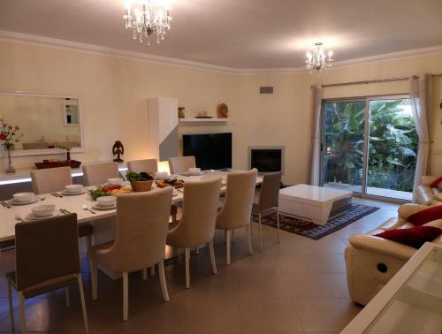 Villa paisible 3 chambres proche Albufeira in Paderne