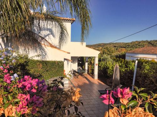 Garden, Villa paisible 3 chambres proche Albufeira in Paderne