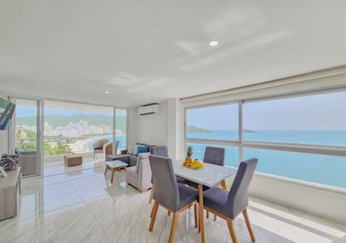 Ático en el último piso con vistas al mar! Impresionantes vistas