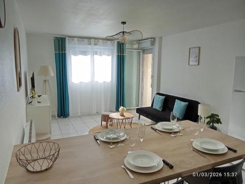 Habitación, Le Marat - T3 - 57m2- 15 min du Futuroscope in Saint-Eloi