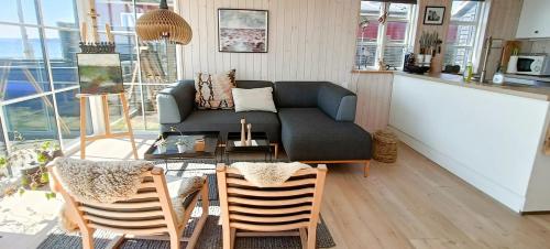 外部景觀, A Sparkling Sea View And Waves In Juelsminde in 尤爾斯明納鎮中心