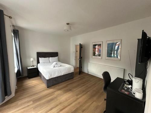 Guestroom, London Plumstead House near Blend Bar