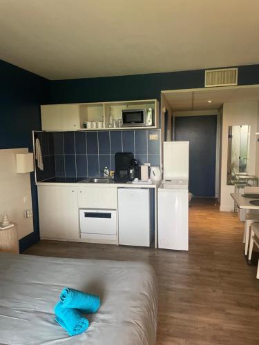 Studio 24 m2 - Hameaux de Camargue - village 9 - 13200 Arles 4