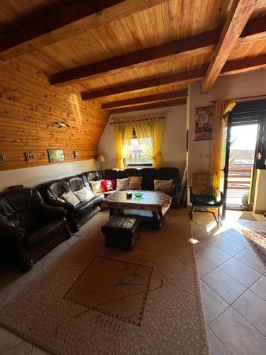 Kuća za odmor VITICA s vanjskim kaminom (Kuca za odmor VITICA s vanjskim kaminom) in Kupres