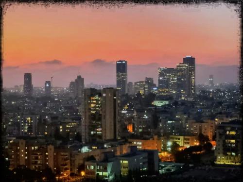 יחידה עצמאית בתוך דירה - רמת גן in Ramat Gan