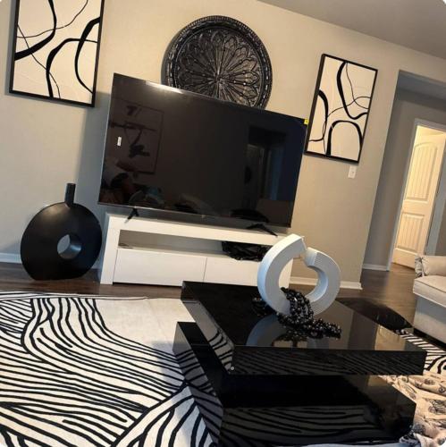 Welcome to your home away from home! Our charming 4 bedroom home