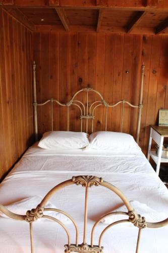 Abe's Cot in North Hatley (QC)