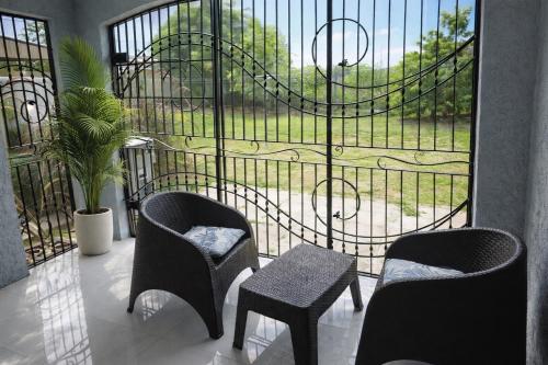Modern 1 BedRoom with 2 Bath 24Hr Security in Portmore