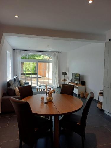 Gastenverblijf Onder een Oude Eik - Location saisonnière - Tongres