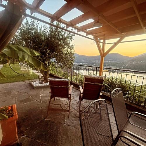 LA TERRAZZA appartamento di vacanza – khách sạn tại Collina d'Oro