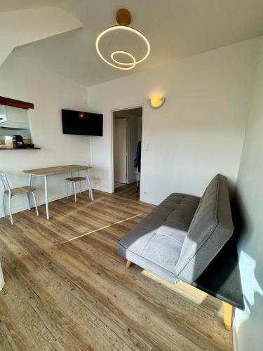 Paul Bert 5 - Fully equipped 1-bedroom apartment near Chantiers Navals