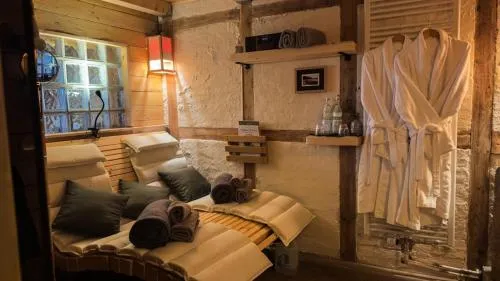 Camping-Fass inklusive Sauna & Frühstück, Bad & WC über die Terrasse in Halle an der Saale, Deutschland