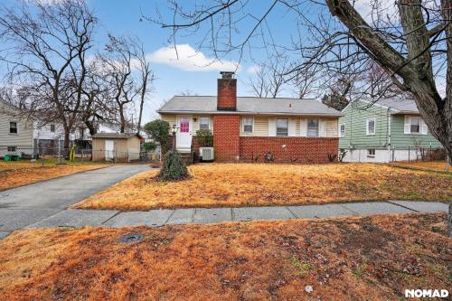 Minimalist Oasis just minutes metro in Takoma Park