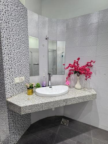 Luxurious Home DHA - image 10