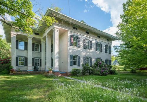 Exterior view of Higganum House B&B