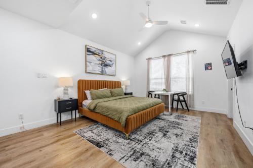 The Right Studio @ East Downtown - Houston Heights, TX