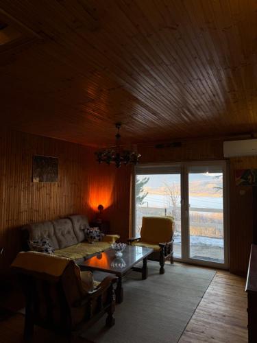 Mavrovo Lake Chalet in Leunovo
