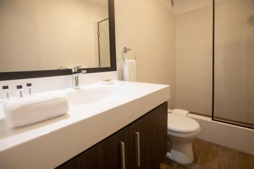 Luxury 2BR in Miraflores near Malecón with parking - image 5