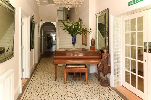 Orchid House - Patching