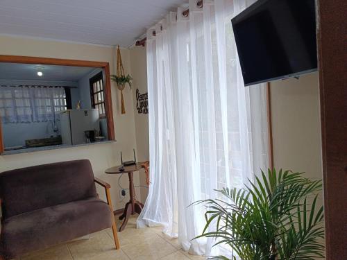 Hospedagem Doce Lar Casa Violeta - Praça de Taumaturgo