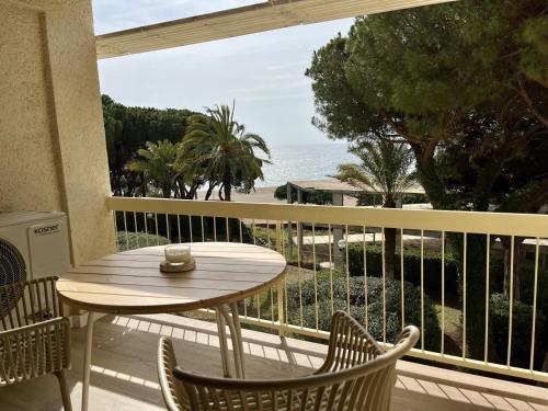 Apartamento con vista al mar en Platja d'Aro acceso directo a la playa - ES-298-35 - image 4