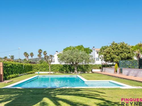 Apartamento en planta baja con jardín y acceso a piscina, cerca de playa de Sant Pol - ES-298-47 (Apartamento en planta baja con jardin y acceso a piscina, cerca de playa de Sant Pol - ES-298-47) in S'Agaro