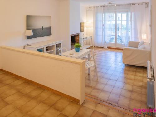 Apartamento en planta baja con jardín y acceso a piscina, cerca de playa de Sant Pol - ES-298-47 (Apartamento en planta baja con jardin y acceso a piscina, cerca de playa de Sant Pol - ES-298-47) in S'Agaro