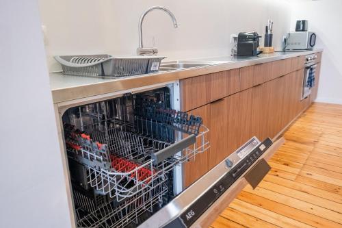 Lumineux Appartement self check in St Gilles - image 14