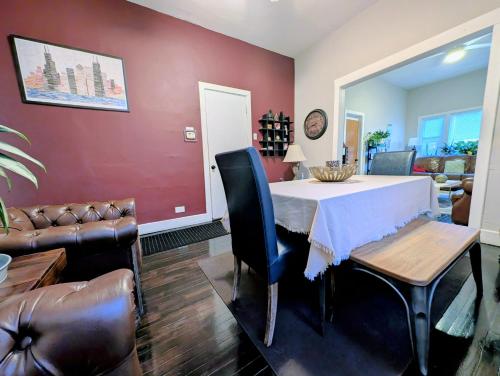 The Avondale Guesthouse in Evanston (IL)