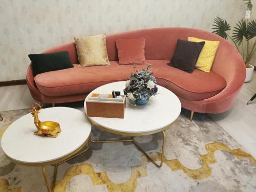 Locals-058 in Daming Palace