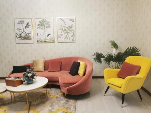 Locals-058 in Daming Palace