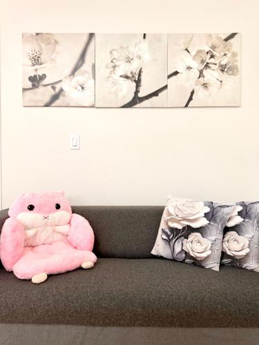 Burnaby Metrotown Cozy 3 Bedroom Suite in Burnaby, Canada