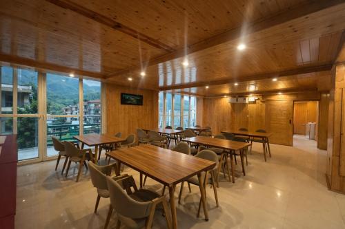 TATA Vista Resort - Centrally Heated & Air Cooled, Mall Road Manali in Manali