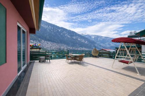 TATA Vista Resort - Centrally Heated & Air Cooled, Mall Road Manali in Manali
