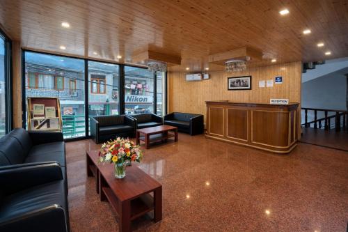 TATA Vista Resort - Centrally Heated & Air Cooled, Mall Road Manali in Manali
