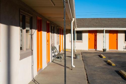 Sunset Motel and RV - image 10