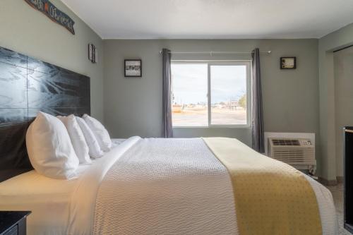 Sunset Motel and RV - image 12