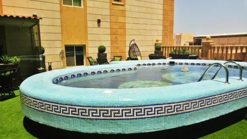 Swimming pool, Grand Park Hotel in Al Salamah