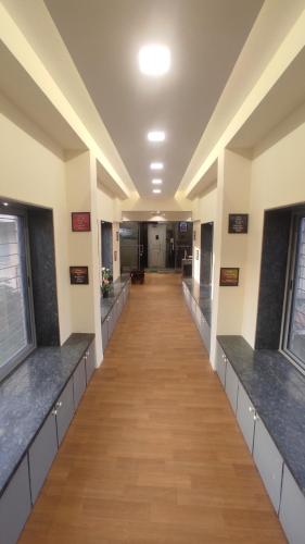 Faciliteiten, Hostells in Poona