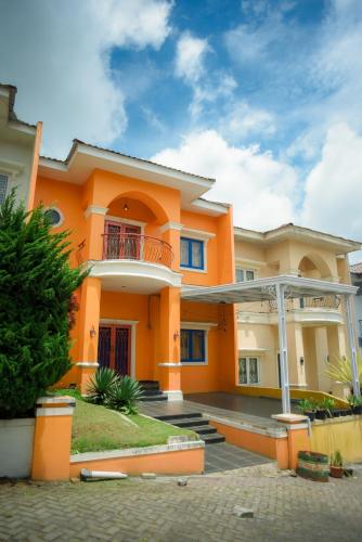 Orange Villa - North Sumatra