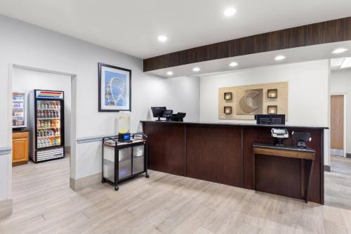 Comfort Suites Near Universal Orlando Resort in Orlando, USA